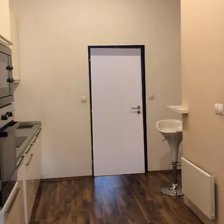 Comfortable Great Location Close To Center Apartament Praga