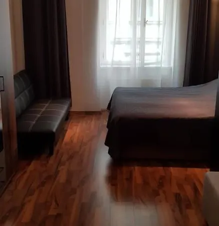 Comfortable Great Location Close To Center Apartament Praga