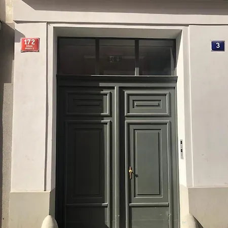 Apartment Comfortable Great Location Close To Center *